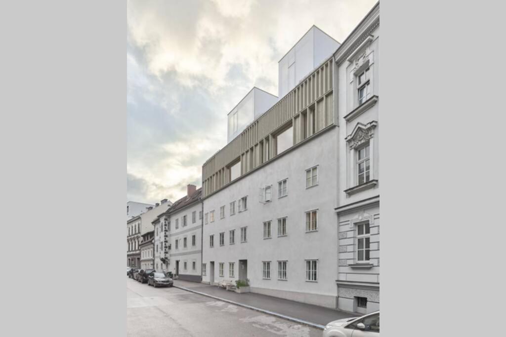 Stilvoll Und Luftig Im Herzen Von Linz Bagian luar foto